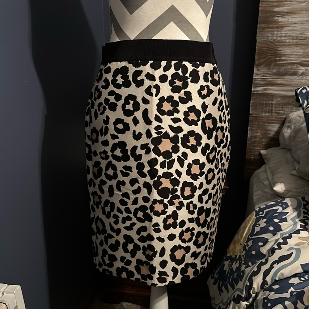 And taylor cheetah Jacquard pencil skirt